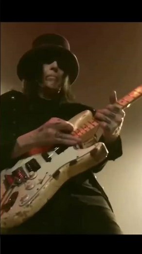 Mick Mars Dr. Feelgood guitar solo LIVE Motley Crue #mötleycrüe #mickmars #guitarsolo #classicrock