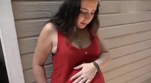 孕妇突然羊水破了，撒的满地都是