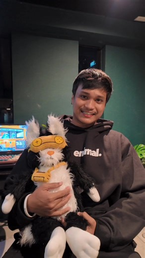 1.9K views · 48 reactions | Mega the Cat had a great time during our town hall after meeting some friends! And, of course, the PH cats needed solo pictures with him.  | Mega Cat Studios | Facebook