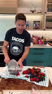 How to Properly Clean Your Berries