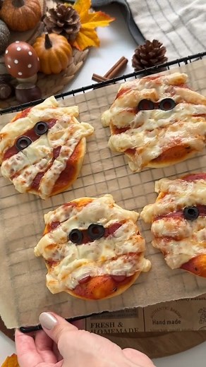 13K views · 539 reactions | Easy Halloween pizza mummies 李 Want to...