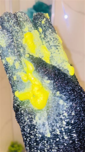 The Benefits of Exfoliating Your Skin Weekly