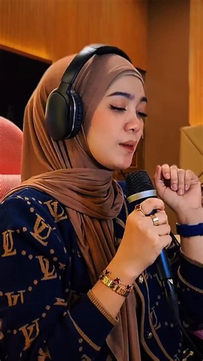 Liefah on Instagram: "cinta rahasia🤍"