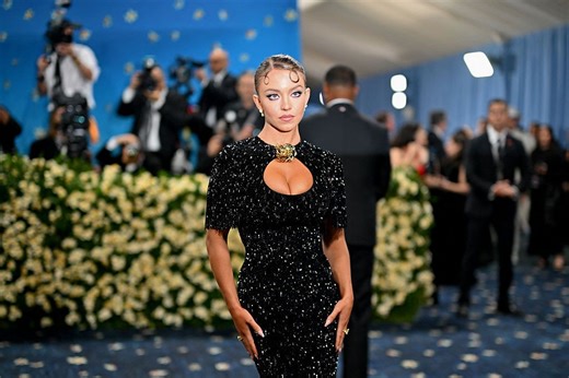 Sydney Sweeney’s glittery beaded cut-out dress at the 2025 Met Gala is *so* gorgeous