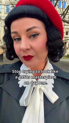 More vintage outfits on my IG @dana_in_the_timemachine I really thought I could wake up and become a 1950s masterpiece overnight. Spoiler: I could not. 😌 I went straight for the drama. Big skirts. Statement pieces. Complicated silhouettes. Zero foundation. Zero plan. Maximum confusion. I remember standing in front of the mirror thinking: “Why does this look like a costume and not vintage style?” I wasn’t styling with intention. I was just reacting to pretty things. When I finally slowed down an