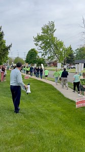 Clintondale Community School District educators protested demanding better wages and working conditions, claiming they’ve worked without a contract for the past 253 days. #Detroit #DetroitNews #ClintondaleHighSchool | WWJ Newsradio 950