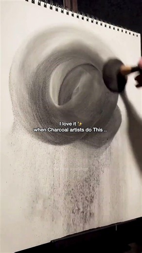 It feels so good when they spread charcoal all over the paper ✨ I absolutely love this #artist #art