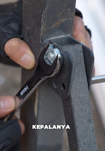 Kunci pas dari ISKU 🔥 gak ada yang gak bisa di bongkar 🛠️ mesin ban motor samapi dengan furnitur rumah baut nya bisa di buka semua dengan ISKU Toot set 11 pcs ini ✅✅✅ #iskutools #kuncipas #bengkel