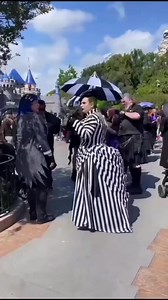 Who knew that Disney Land has a Bat’s Day?! 🖤🦇 The next event will be on the 5th of May 2024. 👏🏼 🎥 debbiewilsonn | Spiral Direct