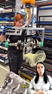 🎥 Benvenuti dietro le quinte della fabbrica Mercedes-AMG di Affalterbach. Qui i motori non vengono semplicemente costruiti… vengono creati. In questo luogo nasce una filosofia che nessun altro al mondo applica così alla lettera: 👉 “1 (wo)man, 1 engine” Un solo tecnico. Un solo motore. Dall’inizio alla fine. E fidati: vederlo da vicino è come osservare un gigantesco set LEGO per adulti… ma al posto dei mattoncini ci sono turbocompressori, alberi motore, collettori, componenti da migliaia di eur