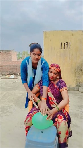 mamma kya kar rahi ho tarbuj Kat rahi hun 😘😭 #funny #comedy #shorts #viral #trending