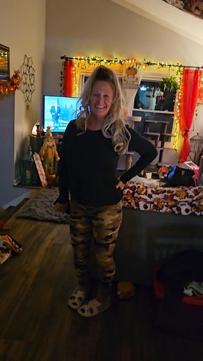 Last time it was the Ole Alien Invasion Prank. This time its "Ode to My Laurie". 😆 🤣 😂 | Will Thomas