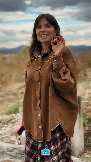 Terreno à venda em Mirandela 690 m² de vista e inspiração 🌄 Imagine acordar todos os dias com uma vista que transmite paz e inspiração. Este terreno de 690 m² em Mirandela oferece o equilíbrio perfeito entre natureza e conforto urbano. Conta com um projeto que já esteve aprovado, ideal para servir de base ou inspiração à construção da sua casa de sonho. Com excelente exposição solar, acesso rápido ao centro da cidade e vistas deslumbrantes sobre a paisagem transmontana, é o cenário perfeito par