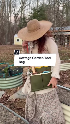 Organized garden tool bag for cottage core gardening, easy garden organization, wearable garden tool belt, hands-free gardening storage, garden tote bag for pruning shears gloves and hand tools, potager garden essential, farmhouse garden tools organizer, simple slow gardening setup, tidy garden workflow, outdoor garden tool carrier 🌿🧺 #GardenOrganization #ToolBag #CottageCoreGarden #GardenTools #organizedhome