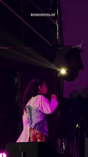 Lagu Bergetar Hatiku oleh Vina Panduwinata