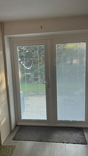 Great fitting video from @meehanscottage showing just how easy it is to install Perfect Fit Venetian Blinds 🙌🏻 1️⃣ Slide the bracket between the glass and rubber beading 2️⃣ Clip the frame & wand on 3️⃣ Enjoy privacy and light control on your French Doors! These are a great option for all kinds of windows and doors 🤍 Order free samples via the link in our bio! 📹 | @meehanscottage Blinds | Polar White Perfect Fit Venetian Blinds . . . #athomewithdob #homesweethome #perfectfitblinds #perfectfi