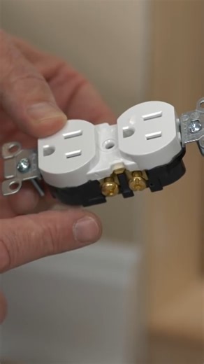 518K views · 4.8K reactions | ⚡ Dive into the basics of switch leg wiring with Heath Eastman! | This Old House | Facebook