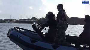 « Être fusilier marin, ça représente pour moi la fierté de protéger mon pays » Prêts à repousser leurs limites pour porter les valeurs de la France et intégrer la Marine nationale, face à un programme de plus en plus intense, nos jeunes marins devront redoubler d’effort pour aller jusqu’au bout de leur formation ! On vous laisse découvrir l’épisode 2 tant attendu de notre web-série « Bienvenue à l’ECOFUS » ! Etre Marin Fusiliers marins et commandos marine © Emmanuelle Mocquillon / Marine Nationa