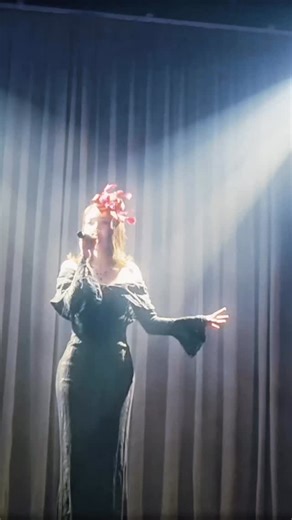 ミッシェル 愛美"00 Michelle Megumi on Instagram: "︎ Sang on Halloween Night Soul Lounge Show at R3 Roppongi @r3clublounge Thanks Mr. Virg for having me @virg_official ♪Marilyn Monroe I wanna be loved by you Thank You For Filming @mikintarou Hairstylist @mochi__style"