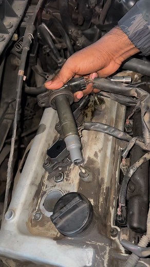 130K views · 1K reactions | Ignition Coil Spark ⚡️ Testing Toyota #Ignition #ignitiontest #spark #engine #mechaniclife #mechanic #rxmechanic #automotive #autorepairshop #autorepair #carrepair #cr7 #mechanicproblems | Rx Mechanic | Facebook