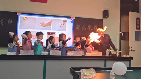 Students perform fiery methane bubble experiment in Shaanxi, China