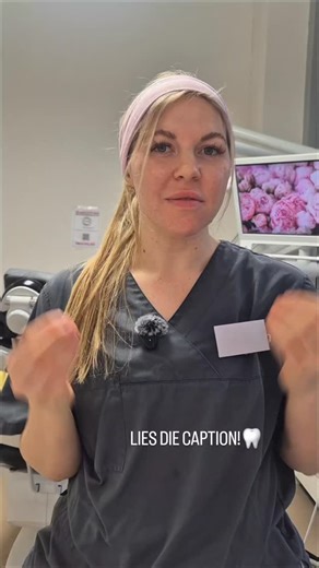 Becca - ZMP & angehende DH ab 2026 on Instagram: "„Welches Fluorid nimmst du eigentlich bei welchem Patienten?“ 🦷✨ UNBEZAHLTE WERBUNG Hier ist meine klare Einteilung aus der Praxis 👇 Nicht jedes Fluorid ist gleich. Nicht jeder Patient braucht dasselbe. Und genau DAS entscheidet über Erfolg oder Stillstand in der Prophylaxe. 🔹 Standardpatient (ohne besondere Indikation): EMS Airflow AirFoam (Beere) – 1450 ppm Natriumfluorid + CPC → angenehm im Geschmack → antibakteriell → perfekte Routine-Prop