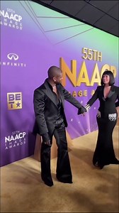 240K views · 2.2K reactions | : https://eonli.ne/3wW3VHj #Usher & #JennGoicoechea got us fallin’ in love. 凉 #NAACPImageAwards | E! News | Facebook