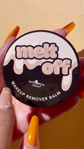 There’s nothing better than opening a new makeup remover balm. ✨ We created Melt Off Makeup Remover Balm for a luxurious cleansing experience. This oil based balm draws our makeup, sunscreen & impurities from your skin for a clean & soft canvas. Add it to your Christmas wish list ✨ for only $3.99 No hay nada mejor que estrenar un nuevo bálsamo desmaquillante. ✨ Creamos el bálsamo desmaquillante Melt Off para una experiencia de limpieza lujosa. Este bálsamo a base de aceite extrae el maquillaje, 
