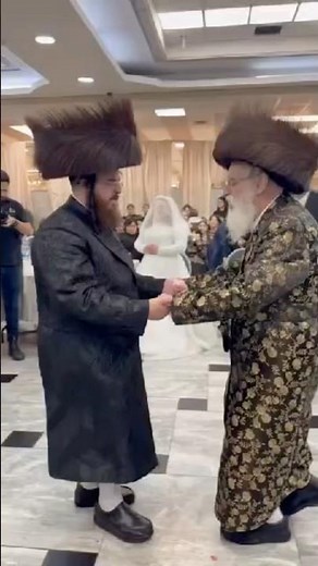 Viznitz Rebbe Dances Mitzvah Tantz | האדמו”ר מויז’ניץ במצווה טאנץ