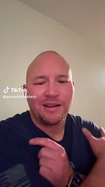 Navigating Dating Apps and Gym Encounters