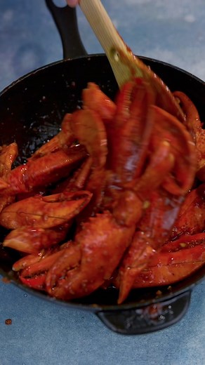 How to Make Spicy Garlic Butter Lobster Claws