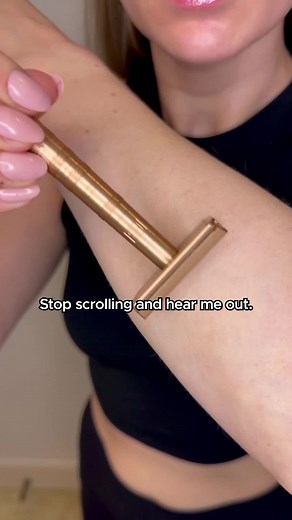 We've modernized the classic safety razor with a firm grip close to the edge of the blade that maintains rigidity, offering smooth, irritation-free shaves.