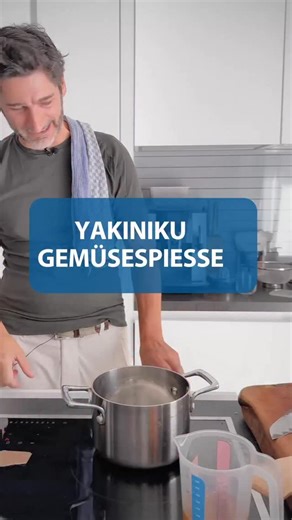 Yakiniku mal anders: frisch vom Grill, leicht, saftig & einfach unwiderstehlich. So einfach und gut – kleine Gemüsespieße mit richtig Wumms! #japanfood #grillvibes #healthyfood #paulivic | Paul Ivic