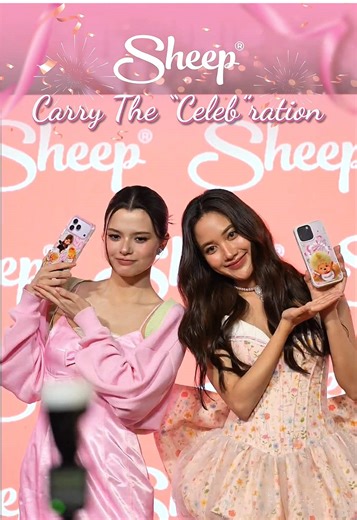 โมเมนต์น่ารักของ Freen และ Becky ในงานเฉลิมฉลอง