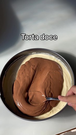 Receita de Torta Doce da Amanda com Leite Ninho e Chocolate Branco