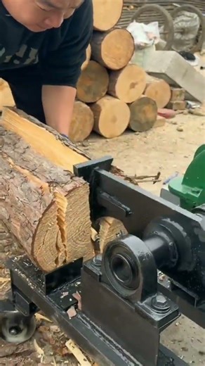 This advanced machine can split wood efficiently, making cutting faster, easier, and more powerful.