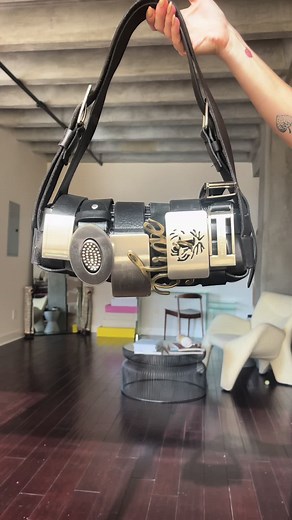 Deconstruct Reconstruct YProject: Inside My Thumb