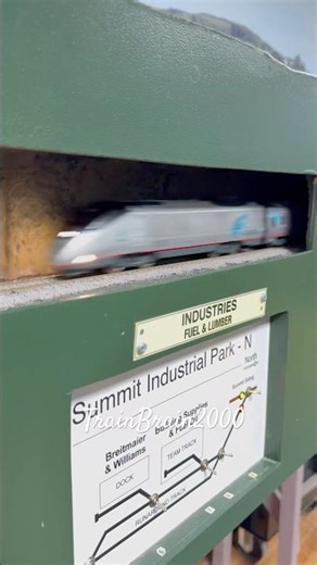 160MPH FAST Ho Scale Acela Express - #amtraktrain #modeltrains #modelrailroading #highspeedtrain