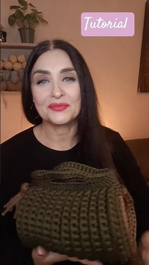 Borsa a Bauletto all'uncinetto in fettucca in poco tempo si realizza 💗💗 tutorial completo ⬇️ Baci