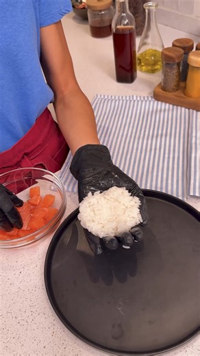 79K views · 373 reactions | Fried Salmon Sushi Ball! Crispy shell, tender salmon core ✨ | Chefclub Network | Facebook