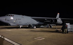 美国空军B-52轰炸机搭载罗罗F130发动机试飞成功