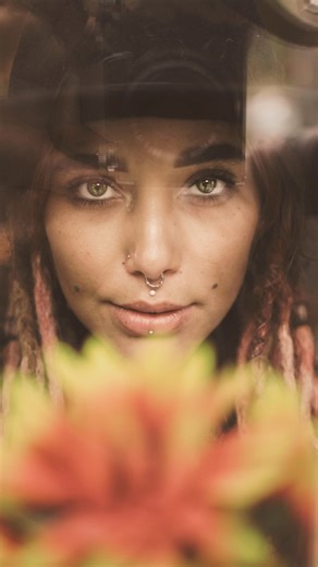 Selbstvertrauen | Zitate & Impulse | Online Freiheit on Instagram: "✨ Irgendwann verstehst du, dass du dich nicht mehr verausgaben kannst für etwas, das auf der anderen Seite bei null bleibt. Und genau ab da verändert sich alles. Weil du anfängst, deine Energie dorthin zu geben, wo wirklich etwas zurückkommt. Genau an diesem Punkt habe ich mir eine anonyme Themenseite aufgebaut. Still. Ohne Druck. Ohne Perfektion. Etwas, das wächst, wenn ich wachse. 👉 Wenn du spürst, dass deine Energie nicht lä