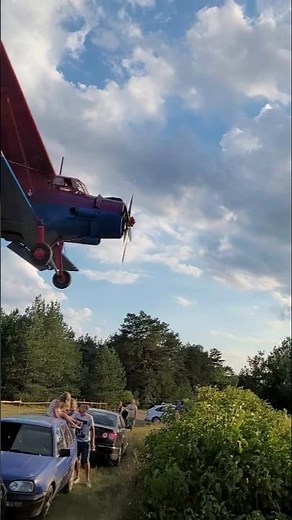 Antonov AN-2 Landing – The World’s Largest Single-Engine Biplane