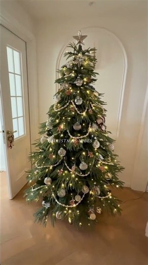 Decorate a brown Christams tree in your house #decor #decoration #christmastree #christmas #xmas