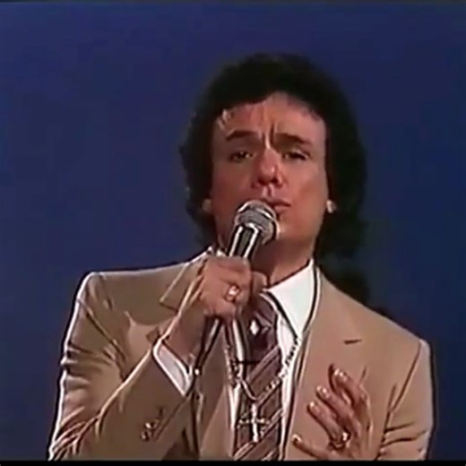 Preso de la cárcel de tus besos.🥺❤ | El Príncipe De La Canción