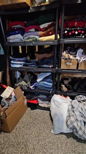 Thissssss is what it means to Love Thy Neighbor.... The Blessing Box...