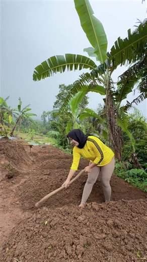 Sambil kerja hiburan dulu biar gak terasa cape