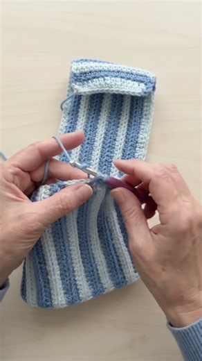FREE Blue & White Striped Ribbed Crochet Beanie pattern!