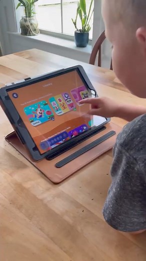 4.4K views · 15 reactions | Modern learning for today's world! Your child can explore learning activities like math and reading with 450+ objectives across school subjects and life skills! 朗 The Playlearning™ adventure starts here! Download our app at the link in bio ⬆️ #lingokids #educationalapps #appsforkids #activitiesforkids #playlearning #momsofinstagram #activitiesforkids #vocabulary #englishlearning | Lingokids | Facebook
