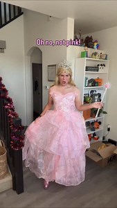 I always be team pink bubble dress for Glinda! 💖 | Mrthomasenglish